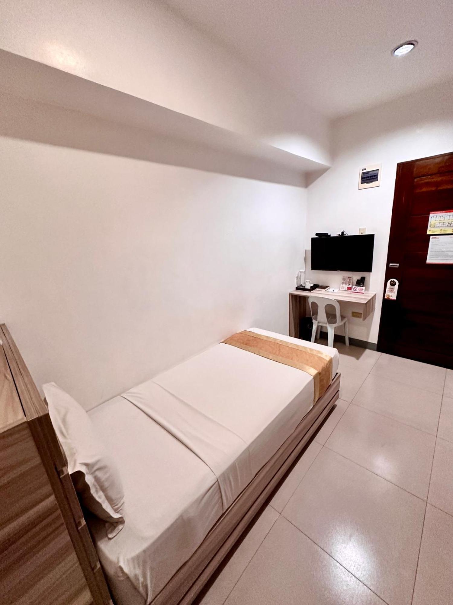 Travelbee Fuente Inn Cebu Extérieur photo