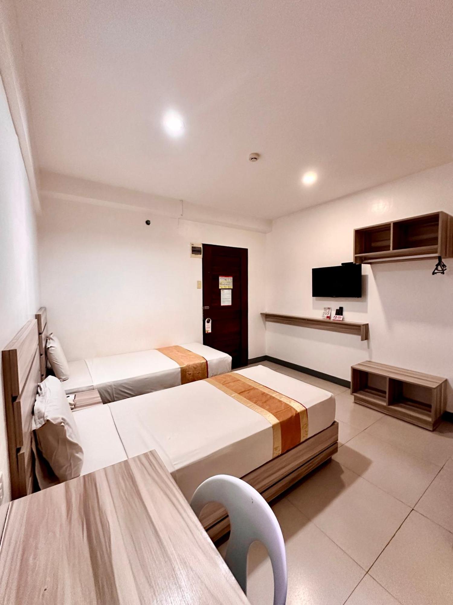 Travelbee Fuente Inn Cebu Extérieur photo